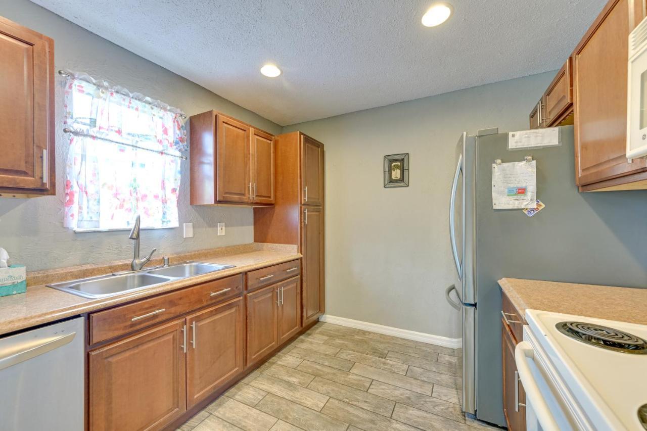 Dog-Friendly Home With Yard About 6 Miles To The Beach! Sarasota Buitenkant foto